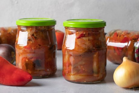 Салат из баклажанов, помидоров и лука на зиму - 40 рецептов пальчики оближешь с пошаговыми фото